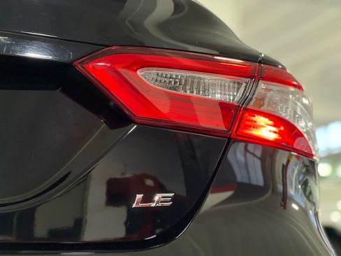 Certified 2018 Toyota Camry LE image 10