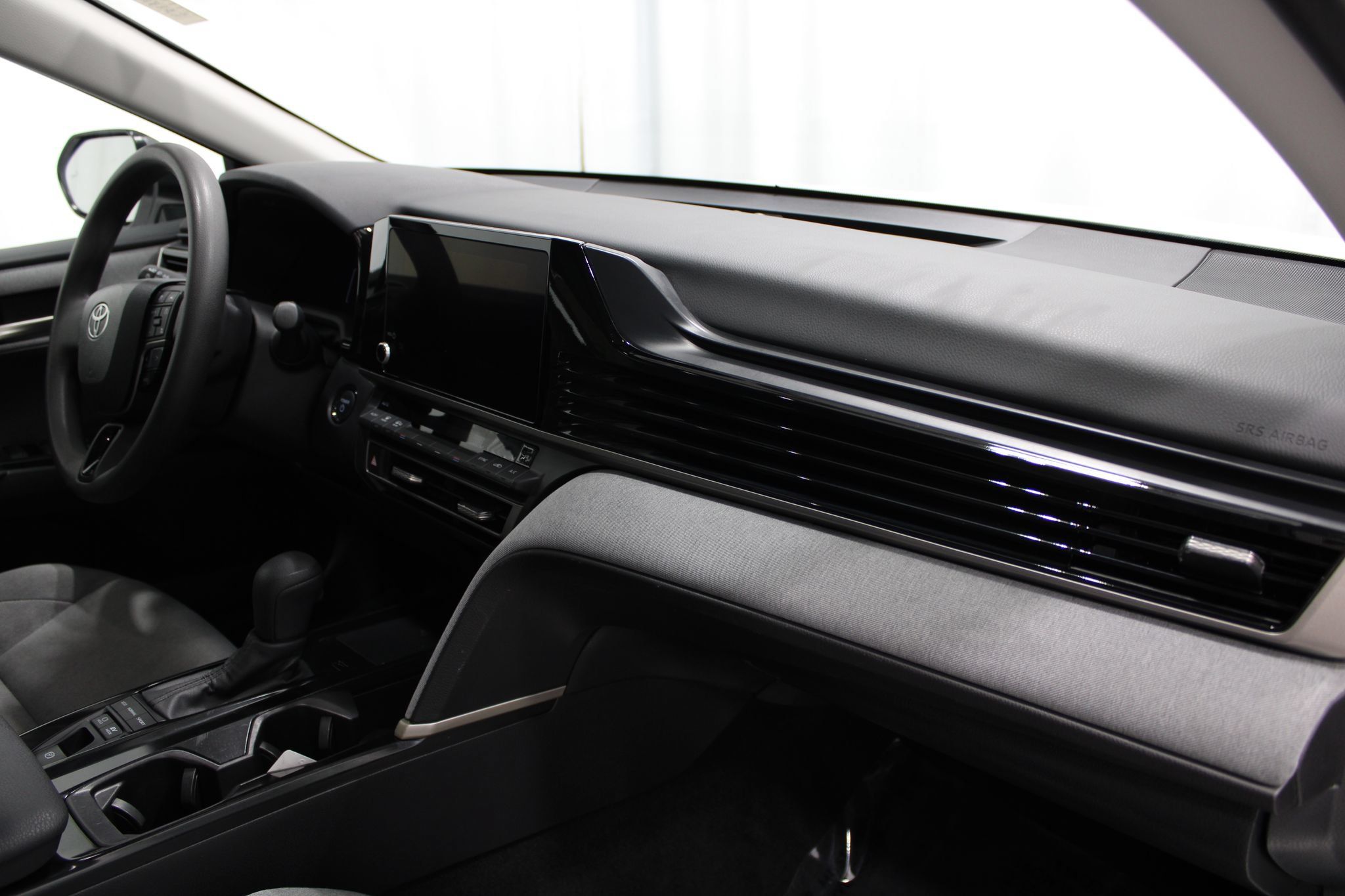 Used 2025 Toyota Camry LE FWD image 25