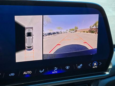 Used 2025 Chevrolet Equinox EV RS FWD image 29