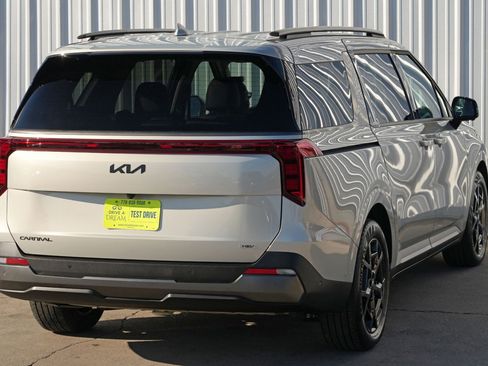 Used 2025 Kia Carnival SX w/ SX Dark Edition Package image 52