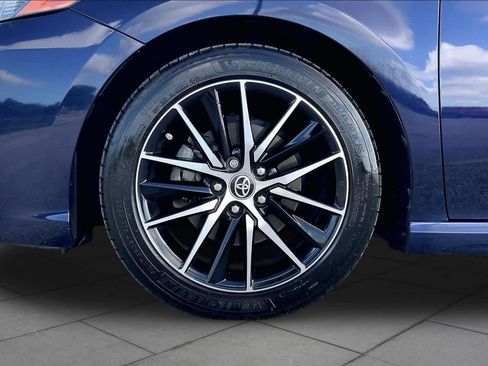 Used 2022 Toyota Camry SE FWD image 11