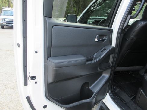 Used 2022 Nissan Frontier PRO-4X w/ Pro-4X Premium Package image 11