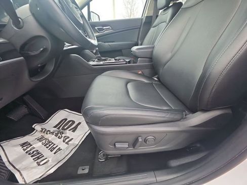 Certified 2024 Kia Sportage EX image 16