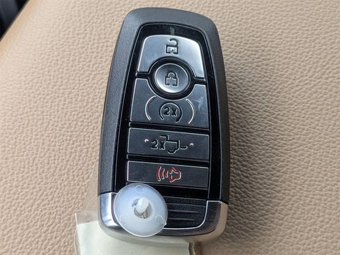 New 2025 Ford F350 Lariat w/ Lariat Ultimate Package image 31