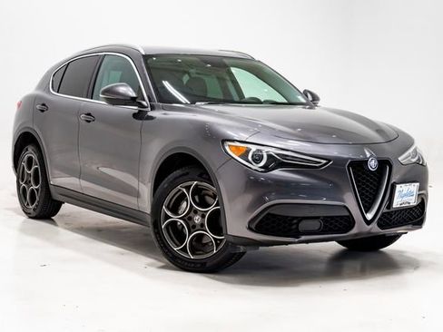 Used 2019 Alfa Romeo Stelvio AWD image 5