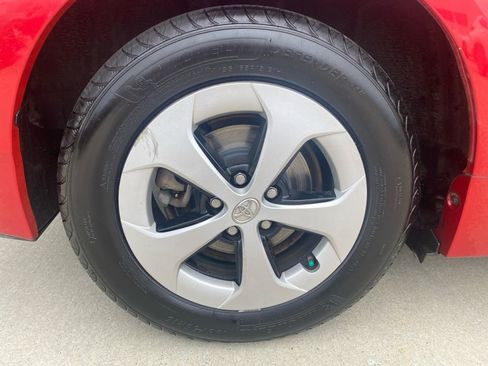 Used 2015 Toyota Prius Two FWD image 27