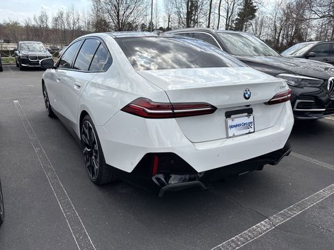 Certified 2024 BMW 530i w/ Executive Package image 18