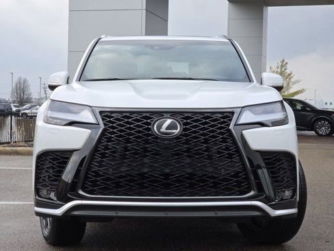 Used 2023 Lexus LX 600 F Sport image 3