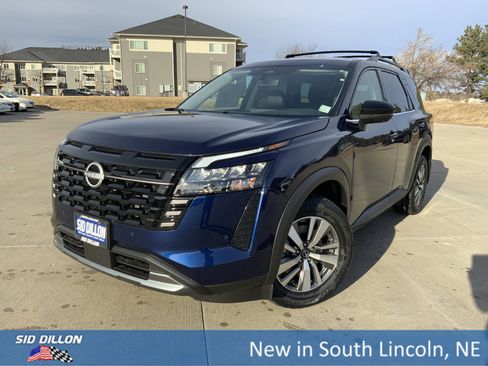 New 2026 Nissan Pathfinder SL image 1