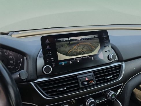 Used 2020 Honda Accord Touring image 19