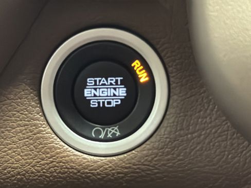 Used 2022 RAM 3500 Laramie AWD/4WD image 21