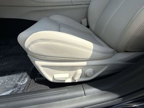 Used 2026 Genesis G70 2.5T image 12