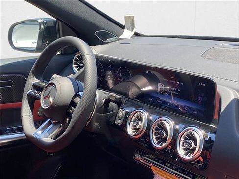 Used 2025 Mercedes-Benz GLA 35 AMG 4MATIC image 26