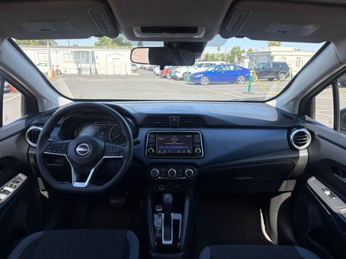 Used 2025 Nissan Versa SV FWD image 31