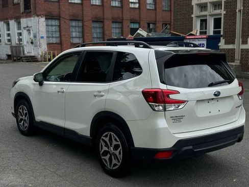 Used 2024 Subaru Forester Premium AWD/4WD image 7