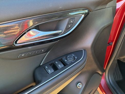 Used 2023 Buick Envision Essence image 12