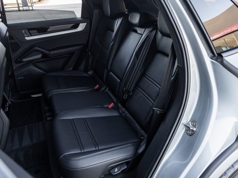 New 2026 Porsche Cayenne S image 37