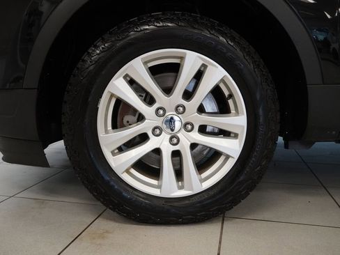 Used 2018 Ford Explorer XLT w/ Equipment Group 202A image 12