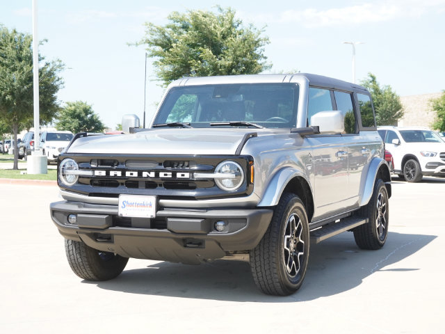 Used 2024 Ford Bronco Outer Banks AWD/4WD image 3