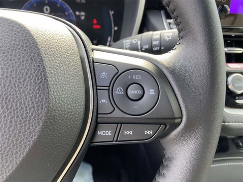 Used 2025 Toyota Corolla XSE image 32