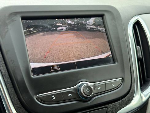Used 2024 Chevrolet Equinox LS w/ LS Convenience Package FWD image 6