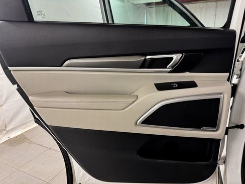 Used 2020 Kia Telluride S w/ S 8 Passenger Seating Package FWD image 17