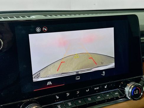 Used 2025 GMC Canyon AT4 image 10