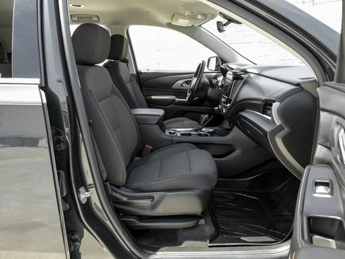 Used 2019 Chevrolet Traverse LT w/ LPO, Floor Liner Package AWD/4WD image 39