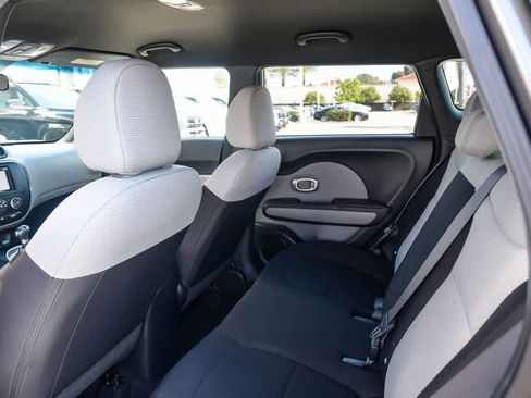Used 2016 Kia Soul image 18
