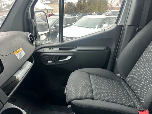 Used 2023 Mercedes-Benz Sprinter 3500 w/ Parking Package image 32