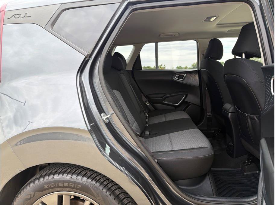 Used 2022 Kia Soul EX FWD image 13