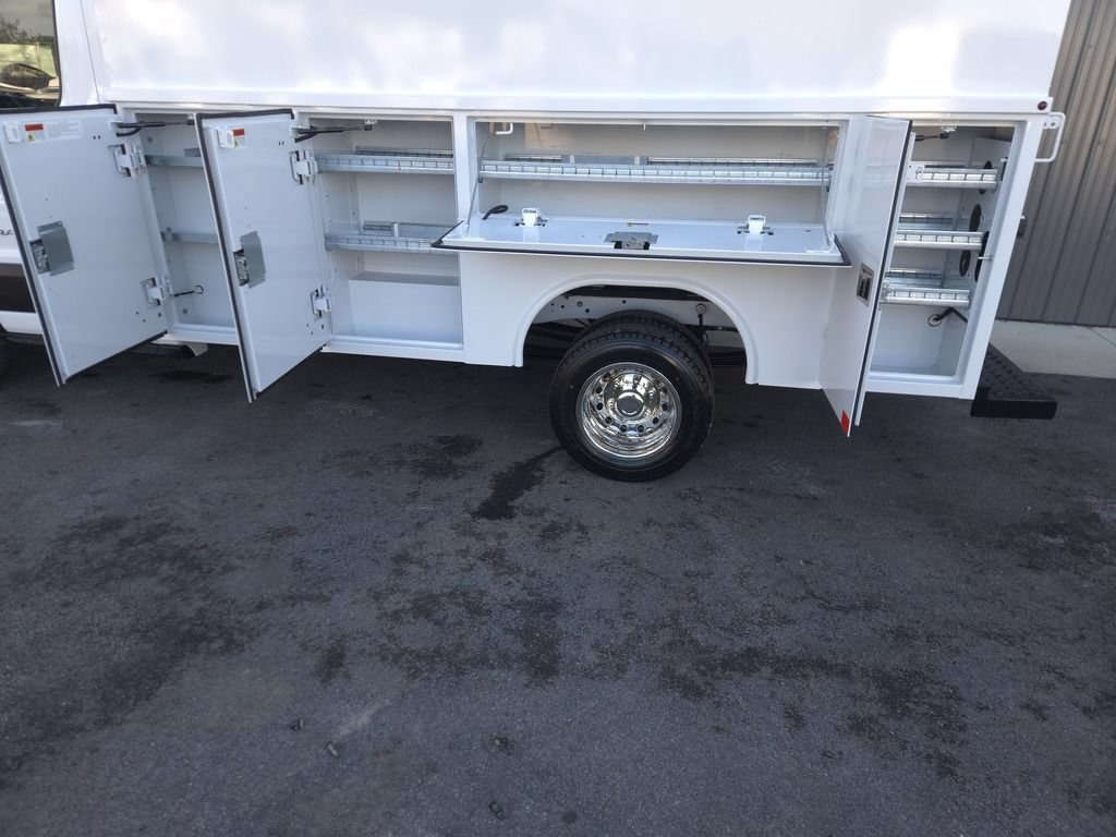 Used 2021 Ford Transit 350 DRW w/ Interior Upgrade Package RWD image 4