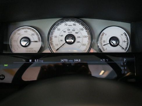 Used 2017 Rolls-Royce Dawn image 16