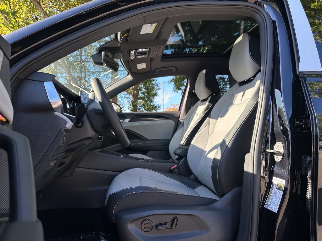 New 2026 Volkswagen Tiguan SE R-Line AWD/4WD image 8