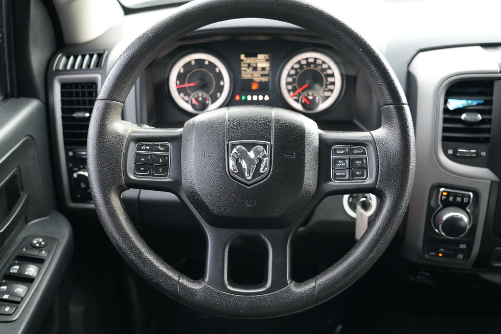 Used 2017 RAM 1500 Express AWD/4WD image 16