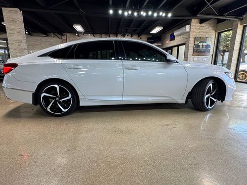 Used 2019 Honda Accord Sport image 8