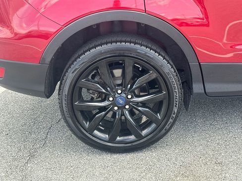 Used 2018 Ford Escape SE w/ SE Sport Appearance Package image 17