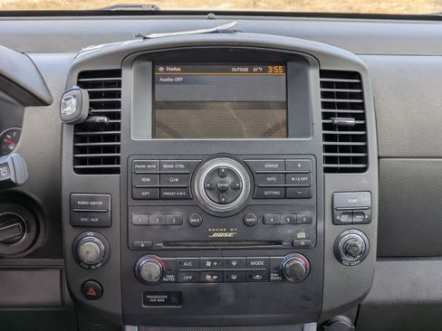 Used 2011 Nissan Pathfinder Silver w/ Protection Pkg image 17