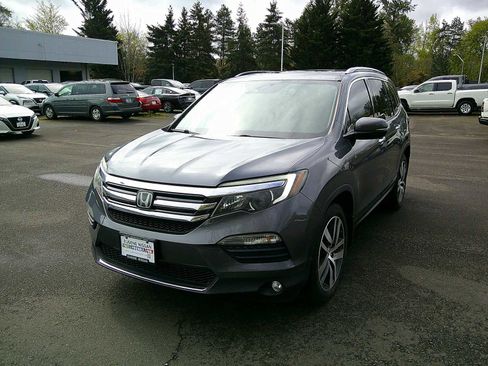 Used 2016 Honda Pilot Touring image 1