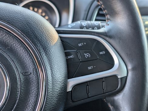 Used 2019 Jeep Compass Latitude w/ Popular Equipment Group image 18