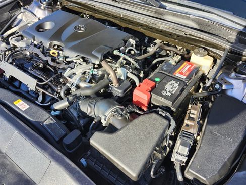 Used 2018 Toyota Camry XSE image 28