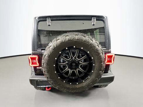 Used 2023 Jeep Wrangler Unlimited Rubicon w/ LED Lighting Group AWD/4WD image 6