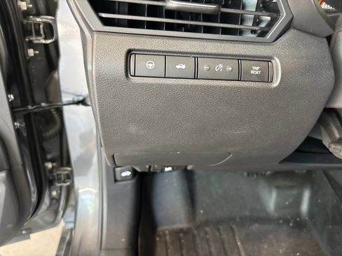 Used 2025 Nissan Altima 2.5 SV w/ SV Premium Package FWD image 25
