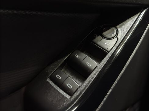 Used 2025 Chevrolet Equinox LT w/ Convenience Package II image 33