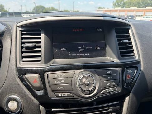 Used 2019 Nissan Pathfinder S AWD/4WD image 13