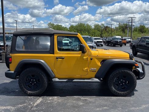Used 2019 Jeep Wrangler Sport AWD/4WD image 7
