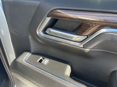 Used 2025 Chevrolet Silverado 1500 LT image 38