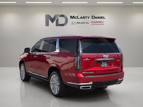 Certified 2025 Cadillac Escalade Premium Luxury w/ Touring Package AWD/4WD image 4