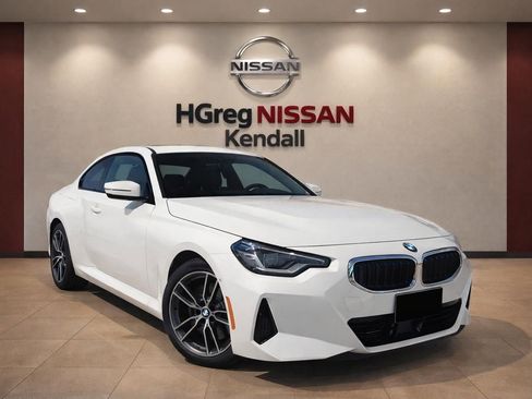Used 2026 BMW 230i Coupe RWD image 3