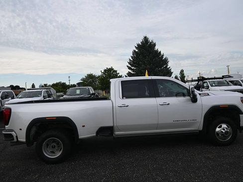 Used 2023 GMC Sierra 3500 Denali w/ Denali Ultimate Package AWD/4WD image 11